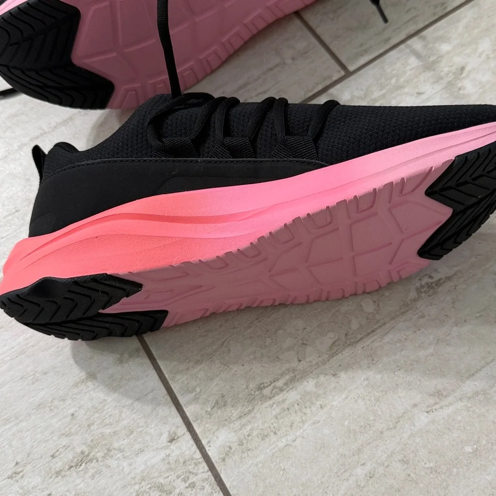 Puma Black and Pink Athletic Shoes.. size 9.5M
New ..soft foam - Picture 4 of 7
